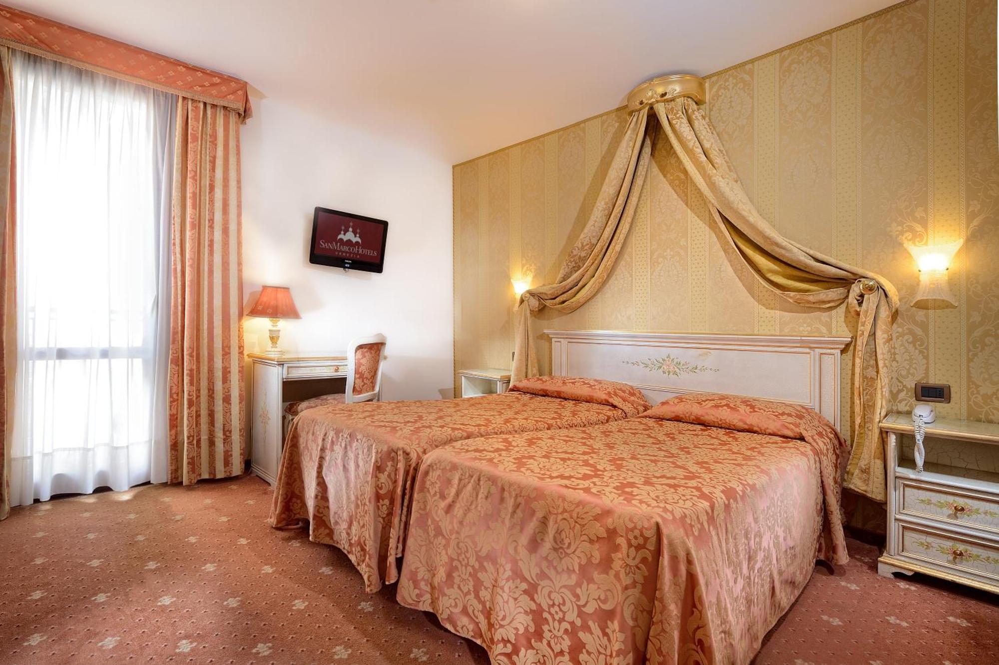 Ambassador Tre Rose 3* Venecia