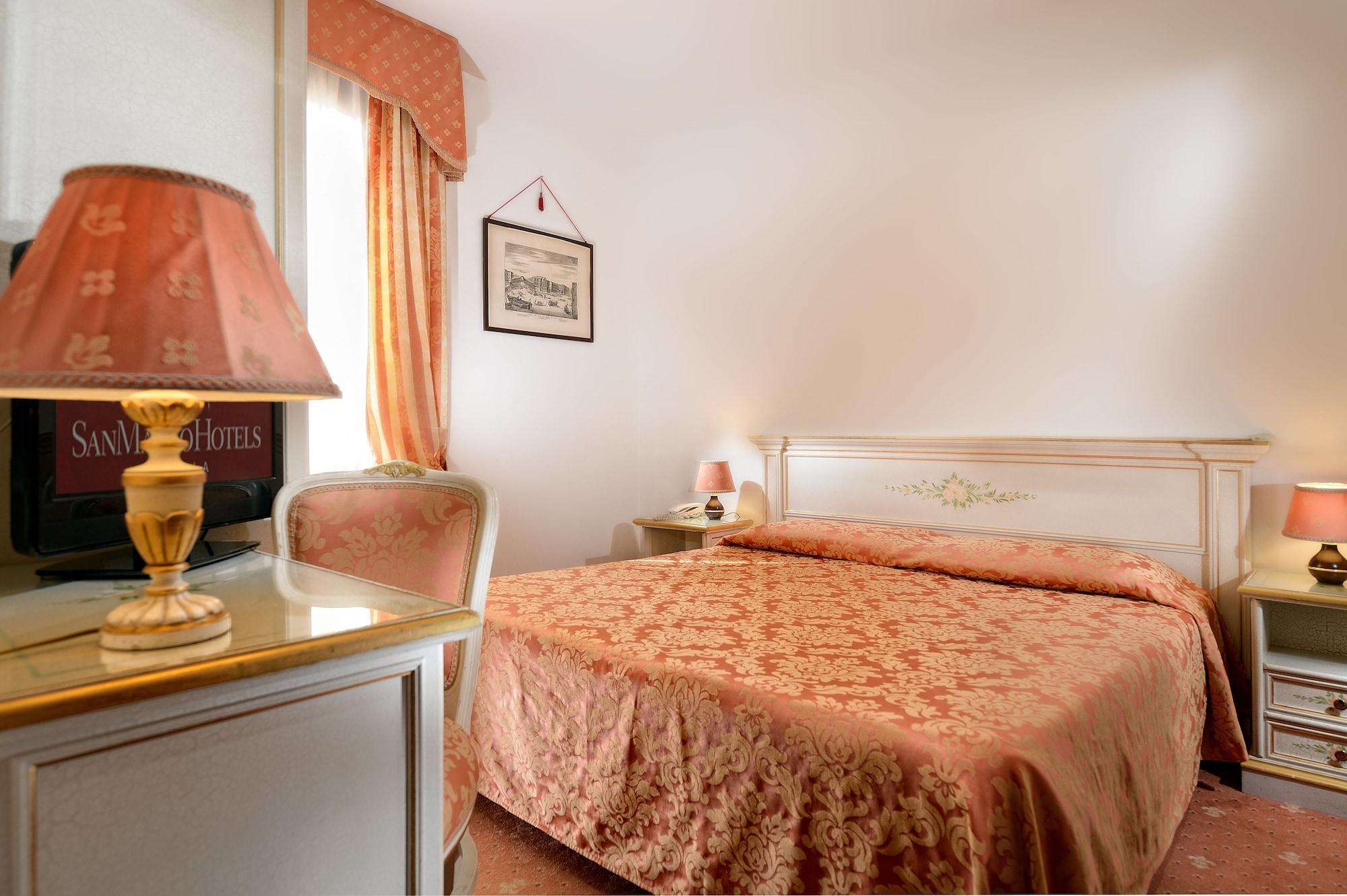 Hotel Ambassador Tre Rose Venecia