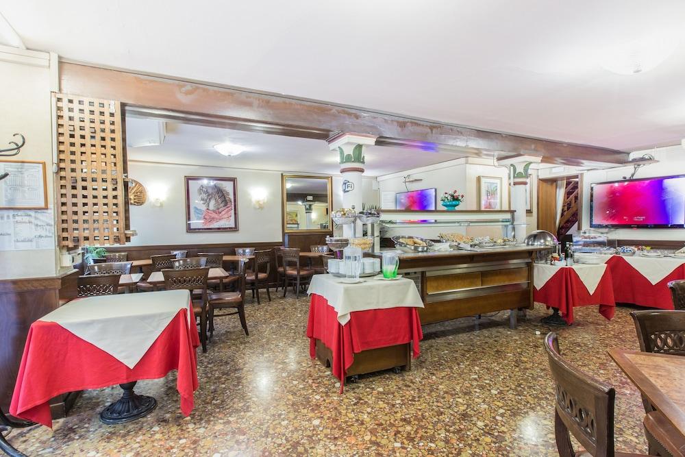 Hotel Ambassador Tre Rose Venecia