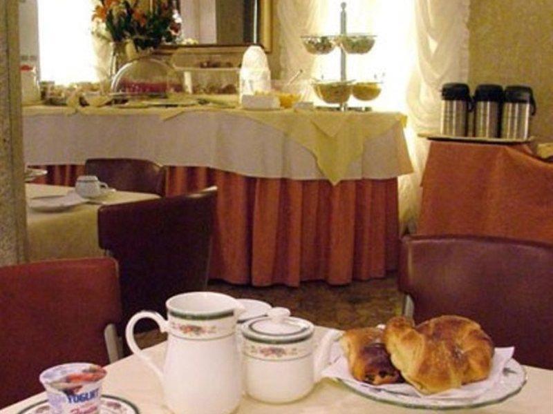 Hotel Ambassador Tre Rose Venecia