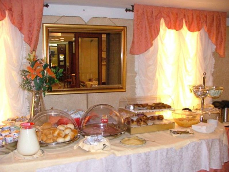 Hotel Ambassador Tre Rose Venice